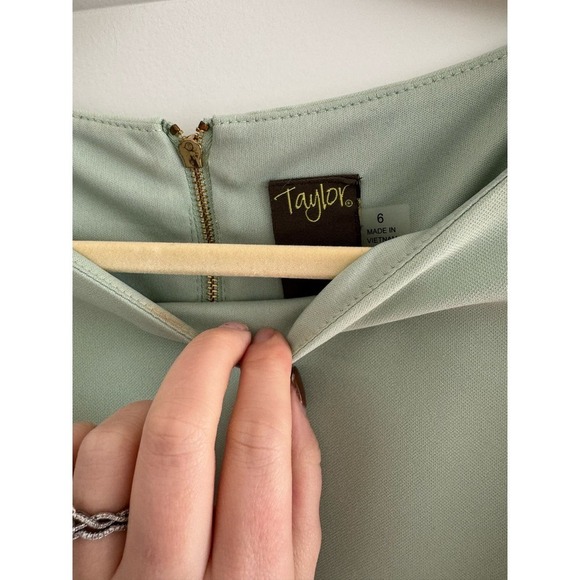 Taylor Mint Green Mid Sleeve formal dress - Picture 6 of 9